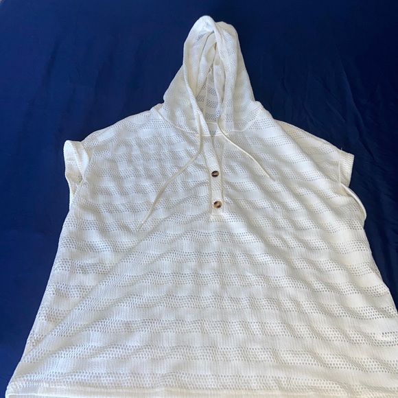 Never worn half button hooded top - Picture 2 of 3